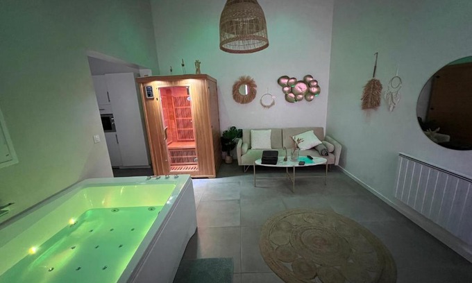 Le Mesnil-Saint-Denis Casa | SPA JUNGLE