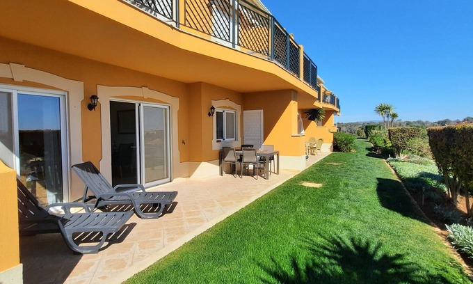 Atalaia Apartamento | Spacious 2 Bedroom ground floor apartment with communal Pool