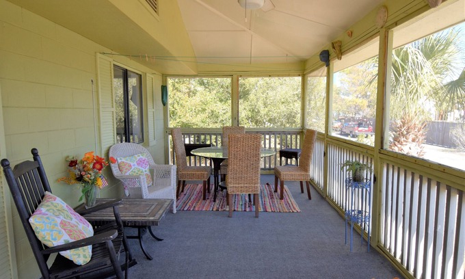 Tybee Island Apartamento | Spacious 2 bedroom apartment with free parking