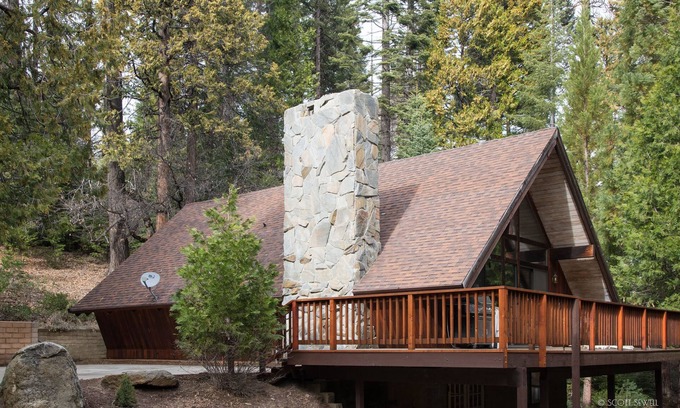 Fish Camp Casa | Personalizado, espacioso, 3 pisos, sala de juegos, A / C, HBO, a 3 km de la puerta S. de Yosemite