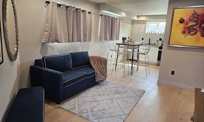 Boyle Heights Hotel | Spacious 2BR modern living in Central Eastside location