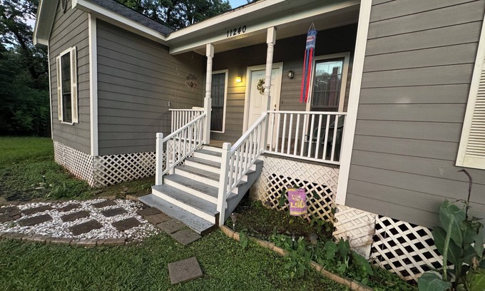 Wakefield Casa | Spacious 3 Bedroom Home 1 Acre Unlimited Fast wifi