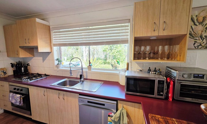 Woodford Casa | Spacious 3-Bedroom Bushland Mountains Retreat Close to Famous Waterfalls