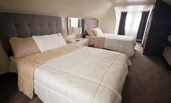 Homestead Apartamento | Spacious 3 beds near Pittsburgh!