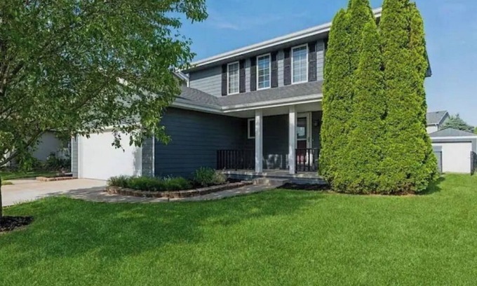 Altoona Casa | Spacious 4 - bedroom 2 king beds