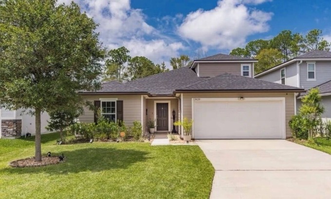 Northside Casa | Spacious 4BR-3 Full bath- JAX Airport- RIVERCITY - BEACHES center spot.