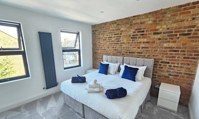 Higham Hill Casa | Spacious 4BR House, London, Sleeps 9, Free Parking