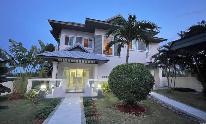 Kui Buri Villa | Spacious 5-bedroom beachfront in charming Kui Buri with AC, WiFi, pool. 3 villas