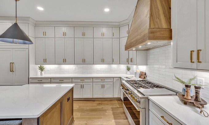 Forest Hills Casa | Spacious 5-bedroom house in lovely Nashville with AC, WiFi