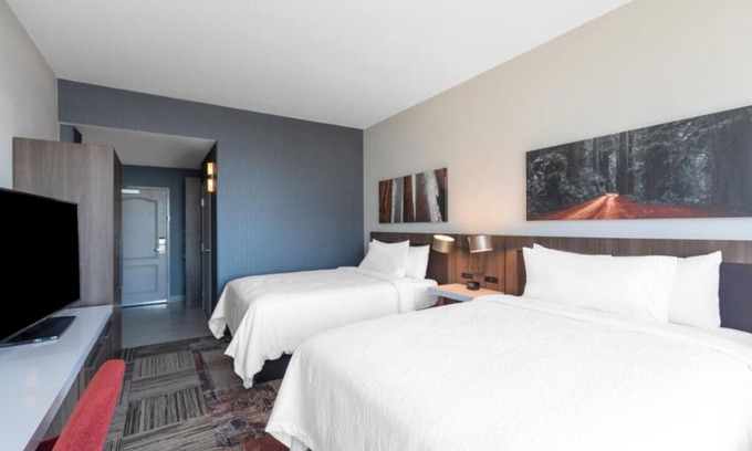 Emeryville Hotel | Spacious Accommodation! Bay View, Onsite Parking, Pet-Friendly Property!