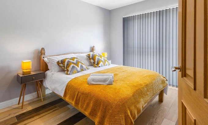 Ebbw Vale Apartamento | Spacious and Modern Mountain View Apartment