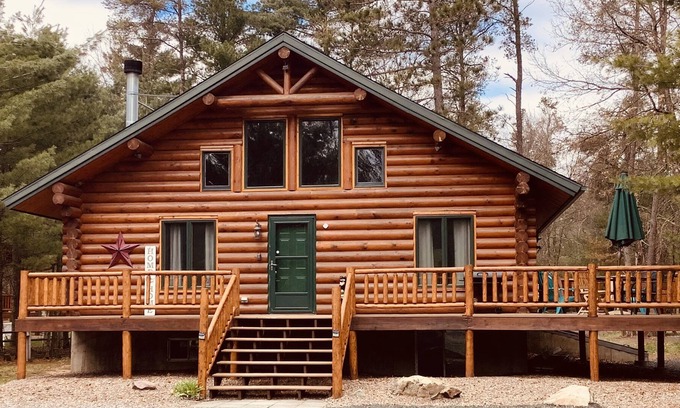 Hatfield Cabina | Spacious cabin! Direct access to ATV trail, Or great for a family vacation!