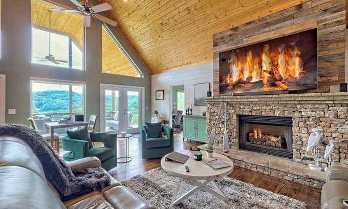 Cullowhee Cabina | Spacious Cabin, Hot tub, View, Games, Bunk