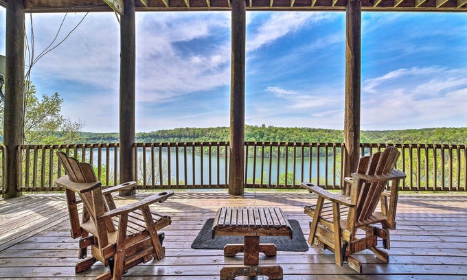 Albany Cabina | ¡NUEVO! Amplia cabina en Dale Hollow Lake w / Hot Tub!