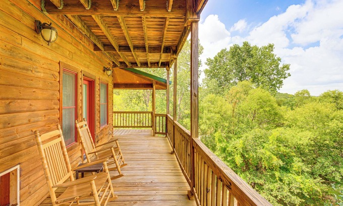 Medicine Park Cabina | Spacious Cabin w/ Views, Near Lake Lawtonka!