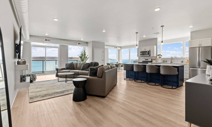 Lake City Condominio | Spacious Condo with beautiful windows overlooking Lake Pepin - Attached Garage - Unit 208