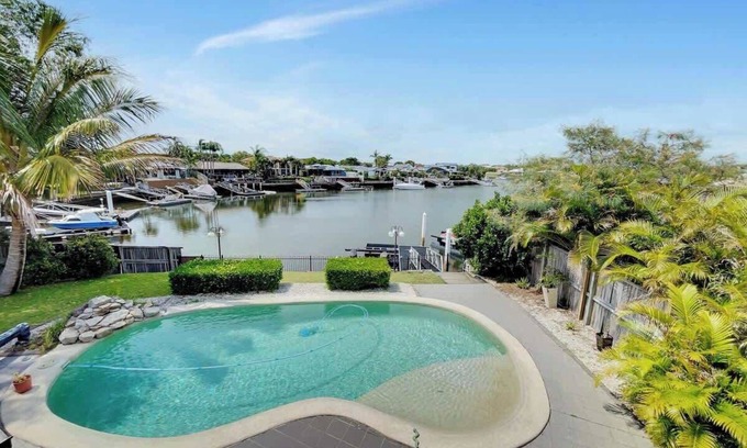 Banksia Beach Casa | Spacious Family & Pet-friendly Home on the Water