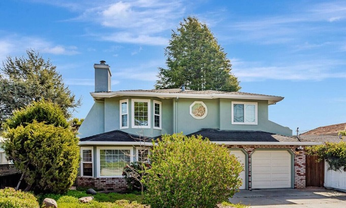 Aptos Casa | Spacious Home Just Steps to the Beach