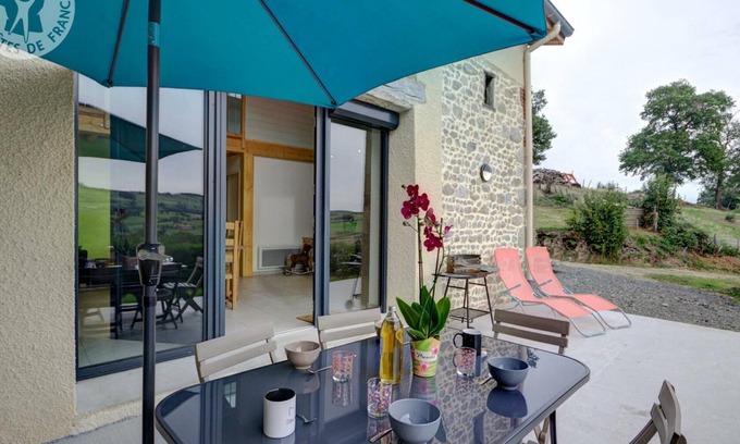 Saint-Heand Cabaña | Casa espaciosa con terraza, jardín y estufa de leña en Saint-Héand