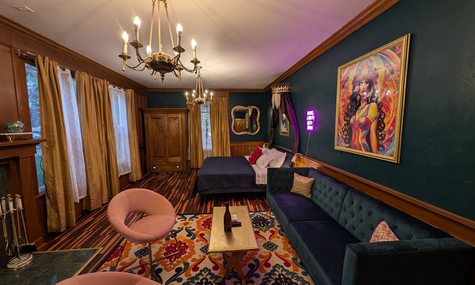 Sturgeon Bay Hotel | Spacious King Suite! Cher inspired unit.