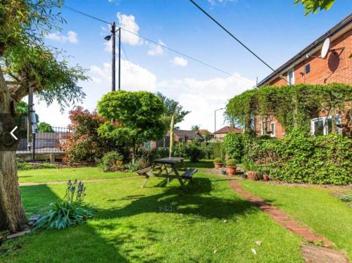 Doncaster Casa | Spacious Luxurious Serviced Accommodation