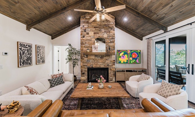 Lake Lure Casa | Spacious & Modern Rumbling Bald Retreat! Hot Tub, Fire Pit, Game Room