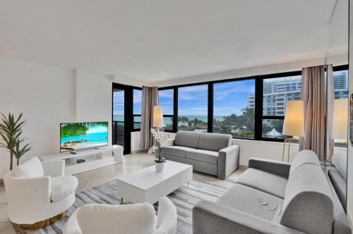 Mid Beach Apartamento | Spacious Ocean View Resort Beach Condo 601