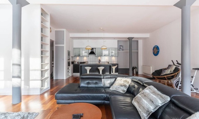 Tradeston Apartamento | Amplio apartamento de planta abierta de 2 dormitorios, ubicación ideal cerca del centro de Glasgow