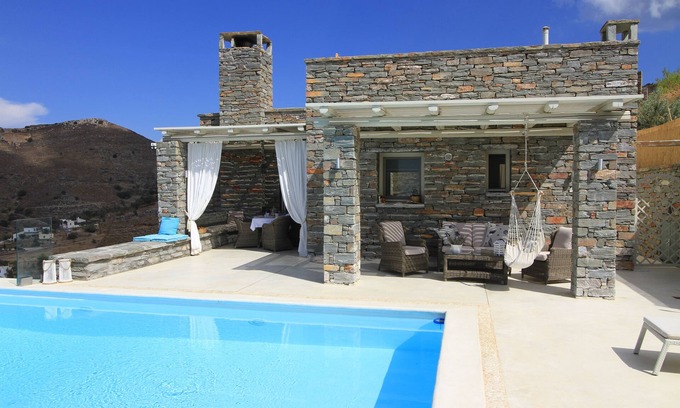 Kea Villa | Amplia villa privada con vistas al mar, piscina infinita, jardín y wifi gratis