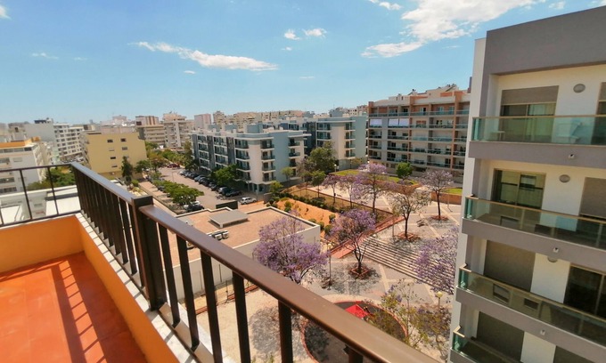 Faro Apartamento | Apartamento reformado en Faro, con internet