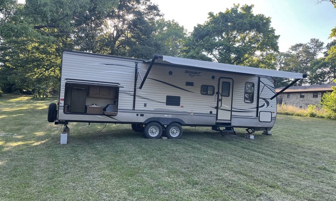 Heber Springs Casa | Spacious RV in Heber Springs, AR