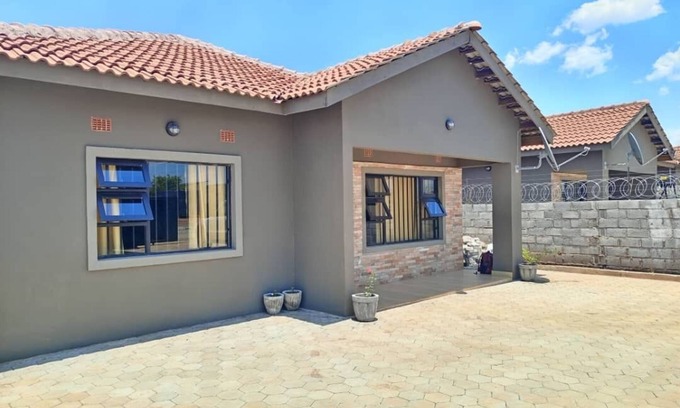 Lusaka Casa | Spacious secure one bed apartment in Lilayi