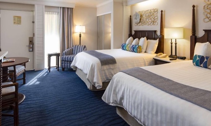 St. Pete Beach Hotel | Spacious Standard Room, Steps to Sandy Beaches, Onsite Swimming Pools!