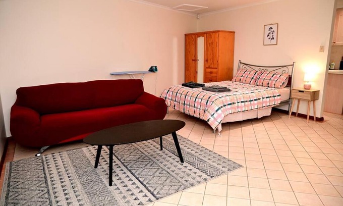 Sadadeen Apartamento | Spacious studio in AliceSprings QueenBed+KSAirbed