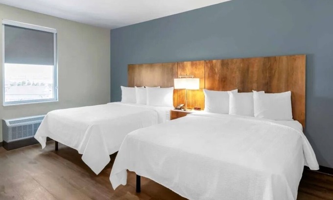 Biggar Hotel | Spacious Suite Perfect for Families Visiting Fort Myers Attractions