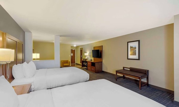 Loveland Casa | Spacious Suite Perfect for Family Fun and Relaxation Near Loveland Sports Park