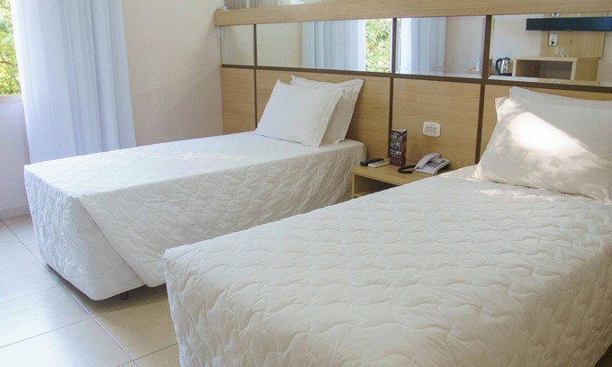 Foz do Iguacu City Centre Hotel | Spacious Twin Room w/Minibar in Central Foz – Close to Iguazu National Park