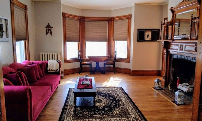 Wells River Casa | Amplia victoriana con porche