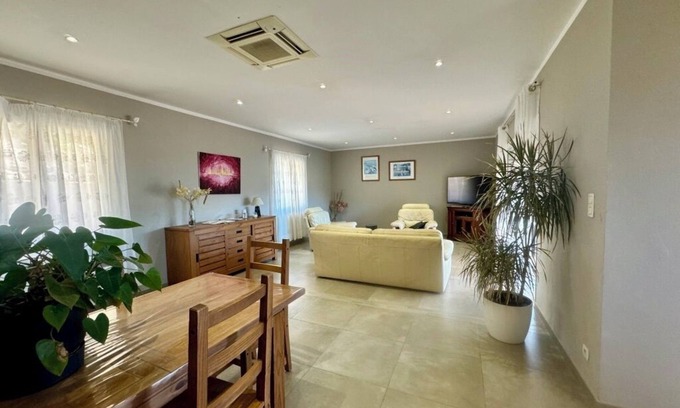 Arbellara Villa | Amplia villa, 10 personas, playas a 15 minutos, para familias y amigos