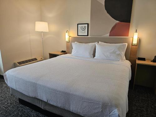 Downtown Chattanooga Hotel | Spark by Hilton Chattanooga Downtown