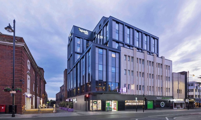 Havering Hotel | Spark by Hilton London Romford