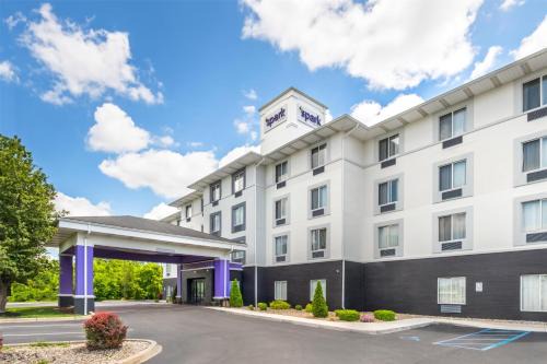 Shepherdsville Hotel | Spark by Hilton Shepherdsville Louisville South