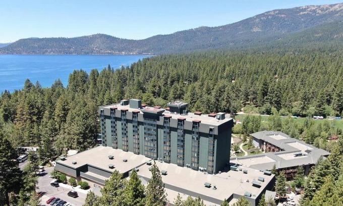 Incline Village Condominio | Sparrow's Nest 2 Bedroom Home by RedAwning