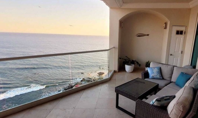 Plan Libertador Condominio | Espectacular Condo frente al mar vista al atardecer Rosarito Piscinas y Jacuzzis