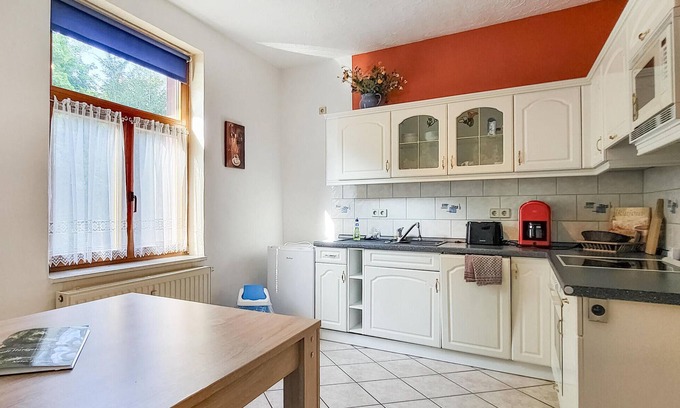 Harzgerode Apartamento | Spend an unforgettable vacation in this inviting vacation home overlooking the park.