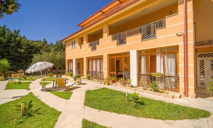 Partinico Apartamento | Alojamiento de 2 habitaciones en Partinico