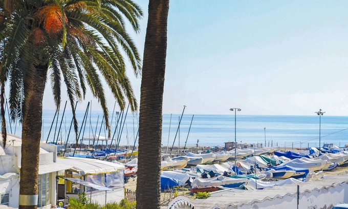 Ardea Casa | Spend your vacation in this inviting vacation home with pool not far from the sea.