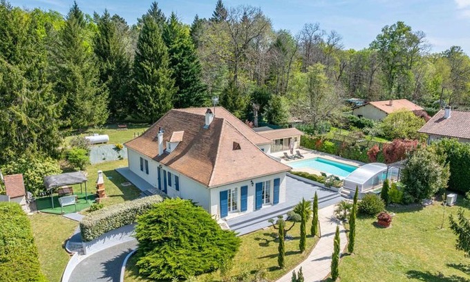 Saint-Sauveur Villa | Splendid Air-conditioned Villa and Studio-Pool-Park Peaceful haven in Périgord!