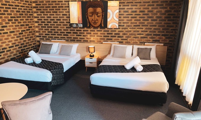 Casino Hotel | Squatters Homestead Motel