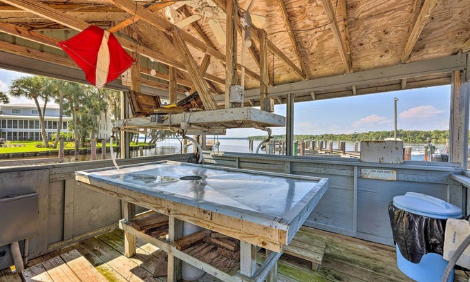 Hollister Apartamento | St Johns River Retreat in Welaka w/ Dock Access